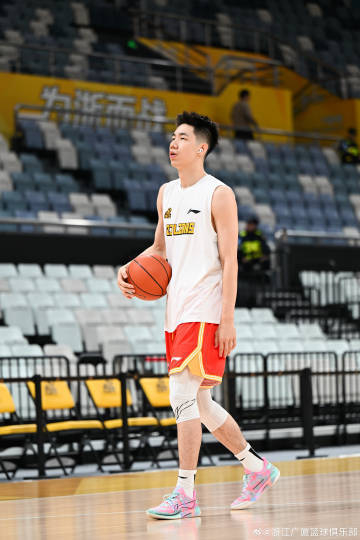 kaiyunapp-包含广厦男篮赛前战术微调；志在全明星赛名次提升；管理层满意；身体对抗强度拉满的词条
